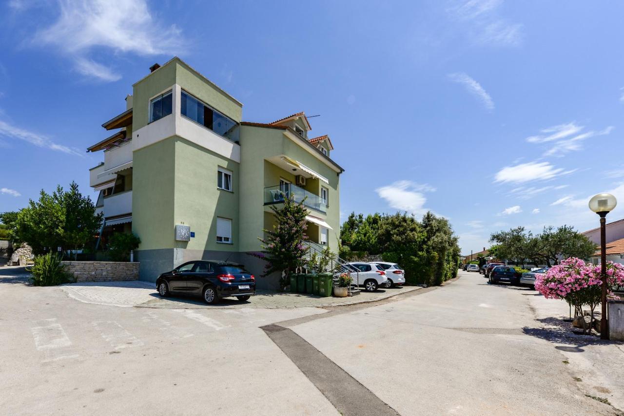 Olive Maris Apartment Petrcane Exterior photo